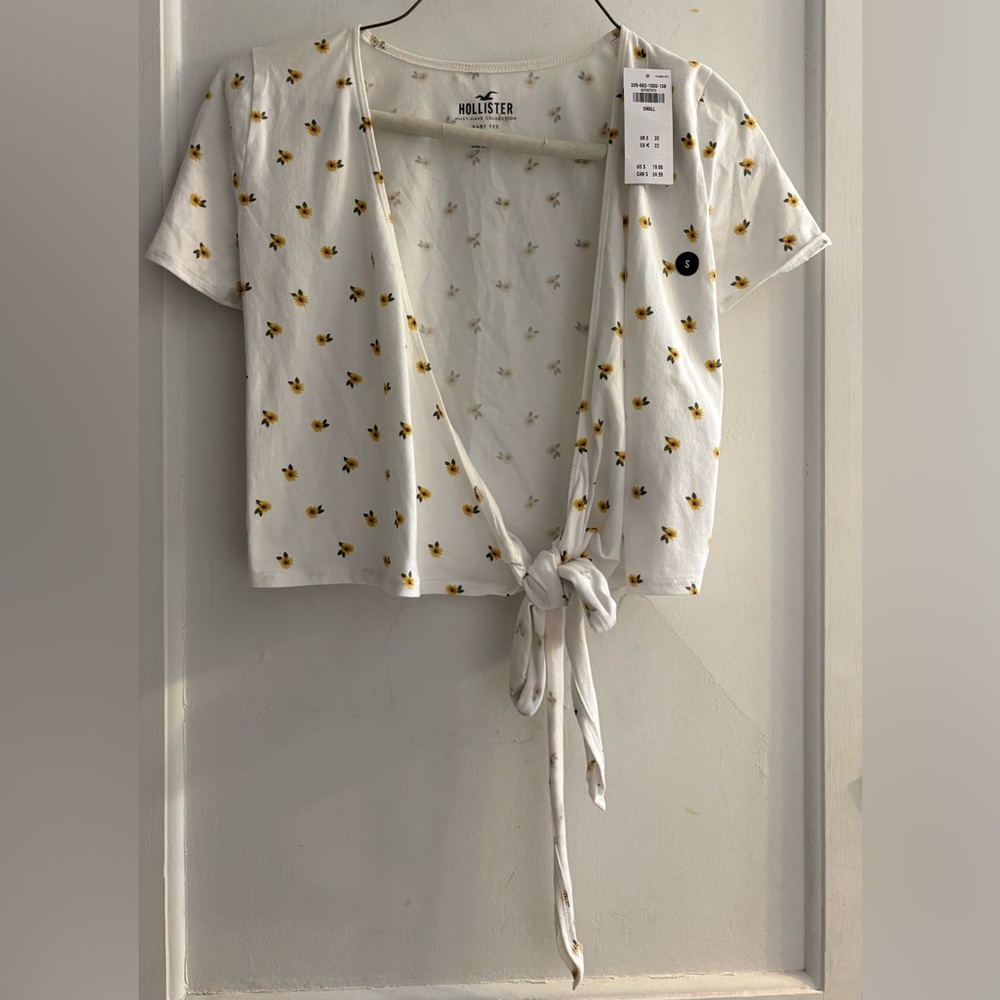 Hollister Womens Floral Print Tie Front Must-Have Collection Baby Tee Sz S NWT